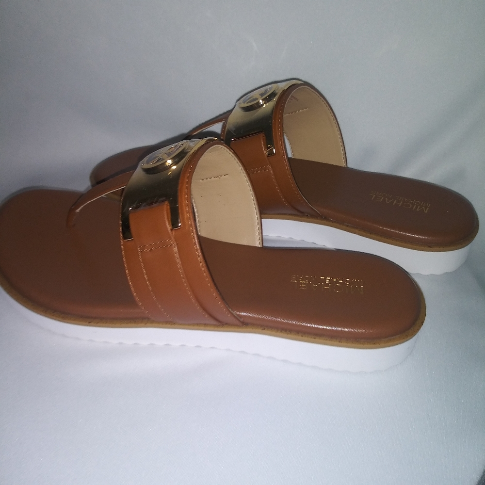 Michael Kors sandals Briar Thong Slide Sandals - Picture 6 of 8
